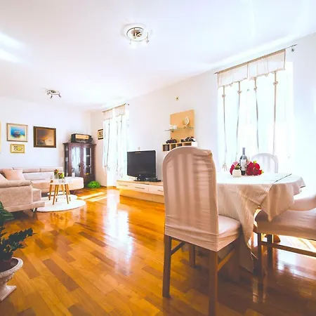 Apartment Beach Lux Split